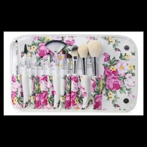 makeup brush sets , quality brushes 2 available